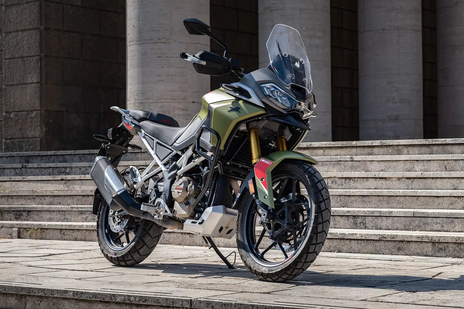 TVS RTX 300 : le nouveau trail A2 à 4 890 €