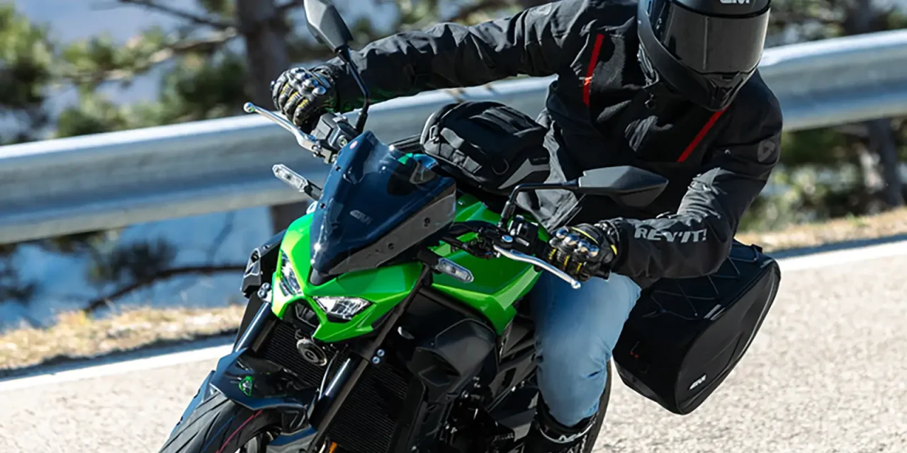 GIVI Stealth : le support de sacoches rétractable qui préserve la ligne de la moto