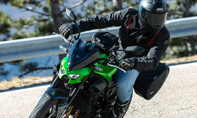 GIVI Stealth : le support de sacoches rétractable qui préserve la ligne de la moto