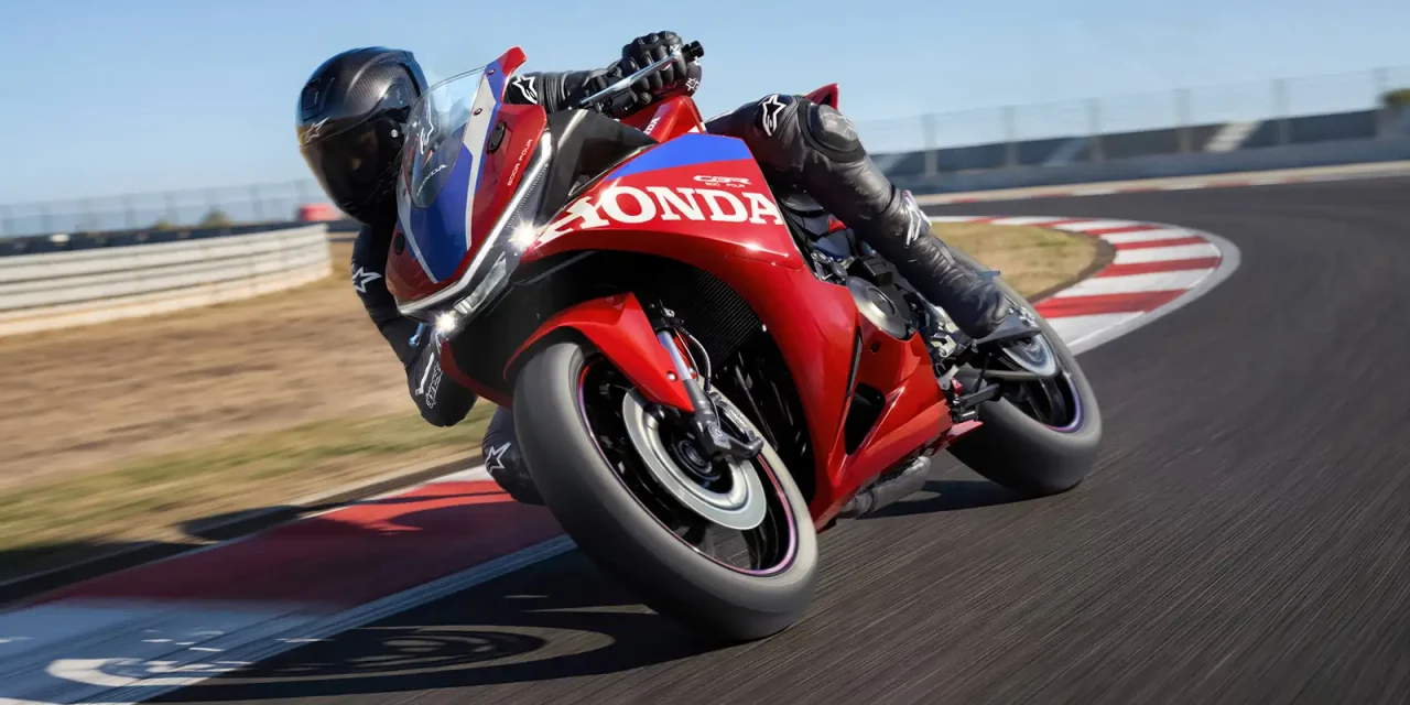 Honda CBR500R FOUR 2027 : 71 chevaux et un quatre cylindres inédit