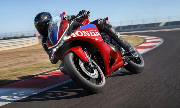 Honda CBR500R FOUR 2027 : 71 chevaux et un quatre cylindres inédit