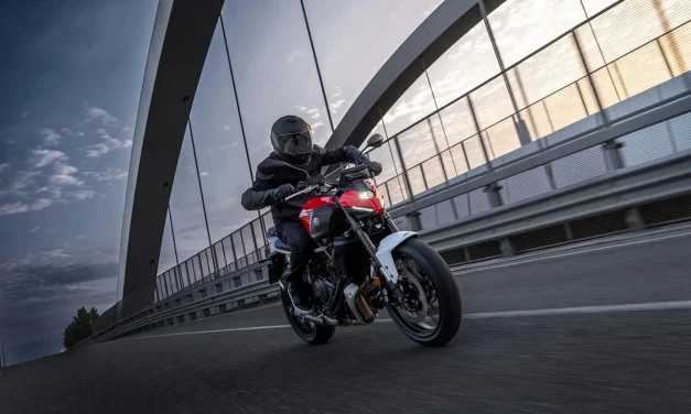 Yamaha MT 2027 : nouvelle livrée Redline sur les Hyper Naked